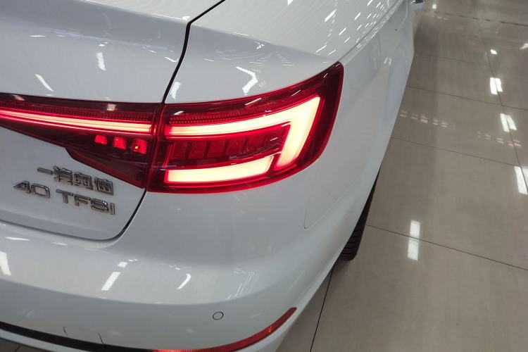Used Audi A4L 2018 30th Anniversary Edition 40 TFSI Fashion Model Right Rear Taillight