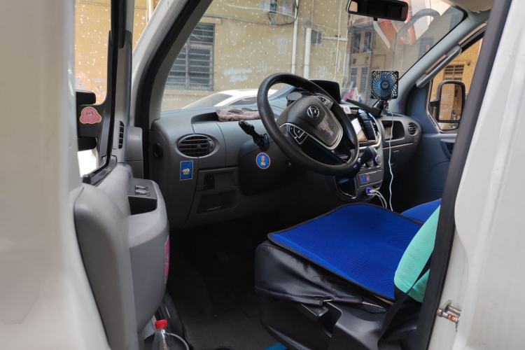 Used SAIC MAXUS Xintu V80 2019 2.5T Classic Edition 6-Speed Manual – Aoyuntong Short Wheelbase Mid-Height Design 5/6 Seats Driver Seat