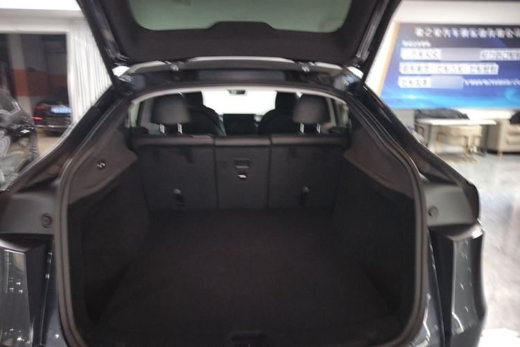 Used Tesla Model Y 2025 Rear-Wheel-Drive Version