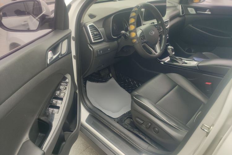 Used Hyundai Tucson 2019 280TGDi Dual-Clutch Two-Wheel Drive Fashion Edition China V Standard
