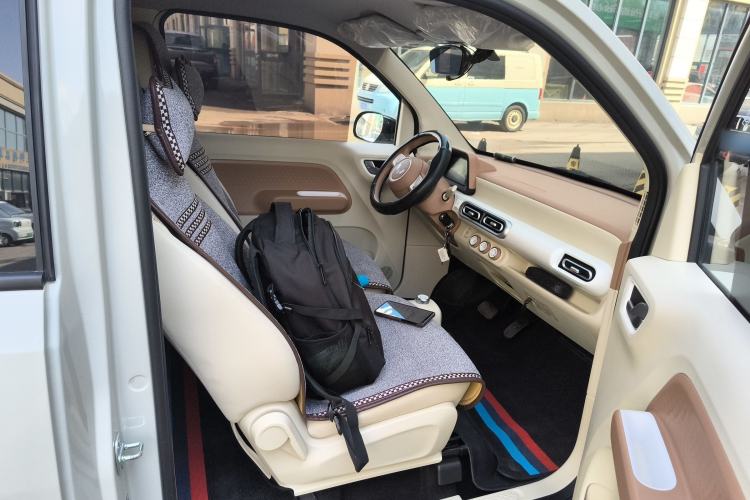 Used Wuling Hongguang MINIEV 2024 3rd Generation 215km Youth Edition Right Front Seat
