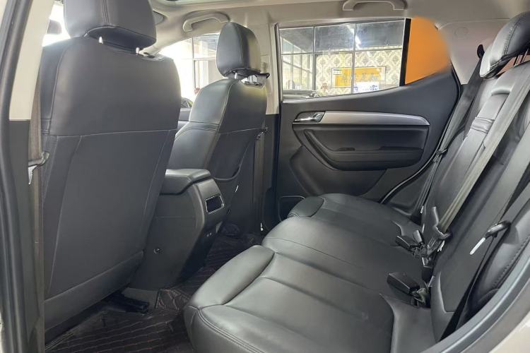 Used Soueast DX5 2019 1.5L Manual Luxury Version Interior 2
