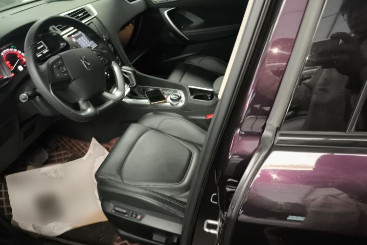 Used DS 6 2016 1.6T Luxury Edition THP160 Left Front Seat