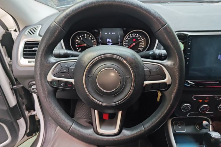 Used Jeep Compass 2017 200T Automatic Enjoyment Version Steering Wheel