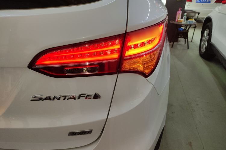 Used Hyundai Santa Fe 2013 2.0T Automatic All-Wheel Drive Top Trim