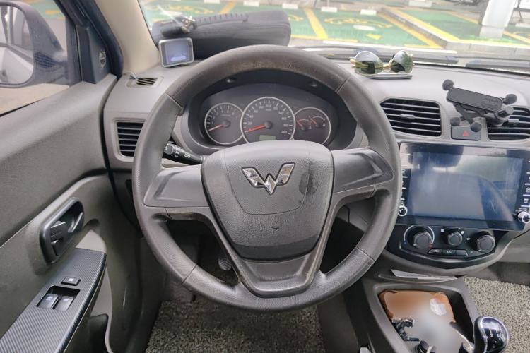 Used Wuling Hongguang 2015 1.5L S Basic Version China V Standard Steering Wheel
