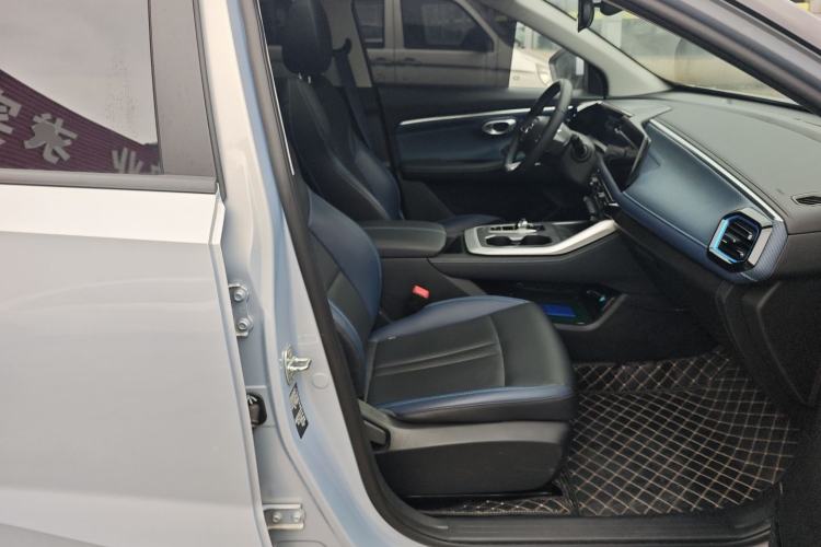 Used GAC Trumpchi GS3 2025 Shadow Speed 270T Enjoyment Edition Soaring to New Heights Right Front Seat