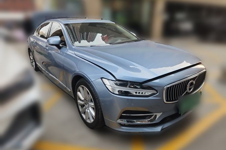 Used Volvo S90 2020 T5 Zhiyi Luxury Edition Front Right 45 Deg