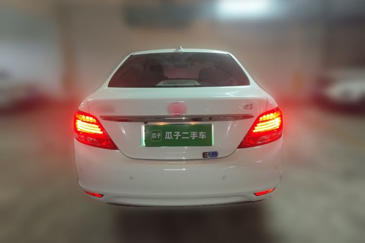 Used BYD e5 2018 450 Smart Connect Deluxe Edition
