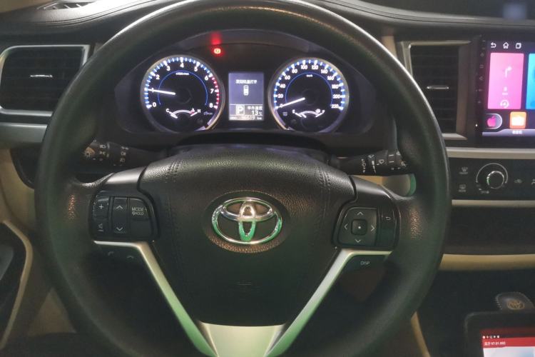 Used Toyota Highlander 2018 2.0T Two-Wheel Drive Elite Version 5 Seats China VI Standard