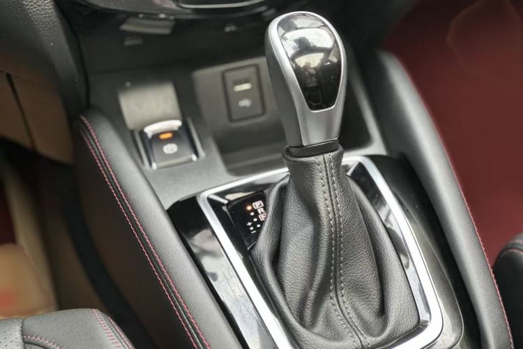 Used Nissan Qashqai 2022 2.0L CVT XV Premier Luxury Edition Interior 4