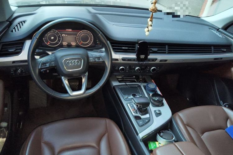 Used Audi Q7 2019 45 TFSI Comfort Model
