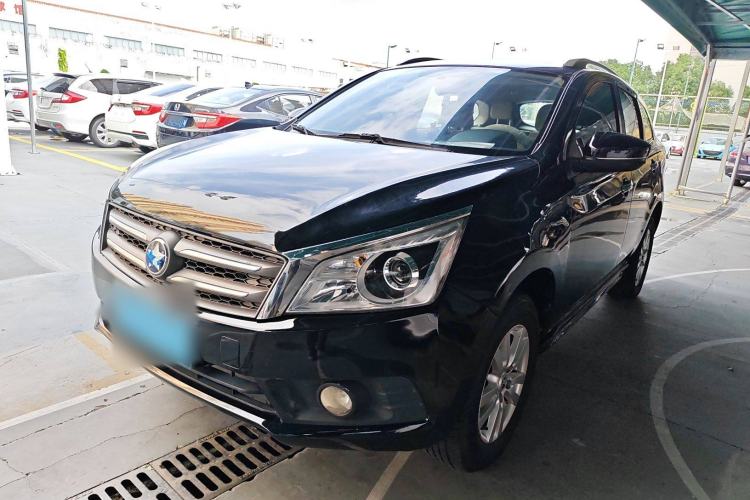 Used Venucia T70 2015 2.0L CVT Smart Edition