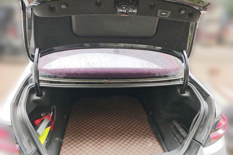 Used BMW 5 Series 2013 520Li Elegant Edition Trunk