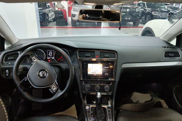 Used Volkswagen Golf 2020 Zhiai Edition 280TSI DSG Comfort Model Center Console