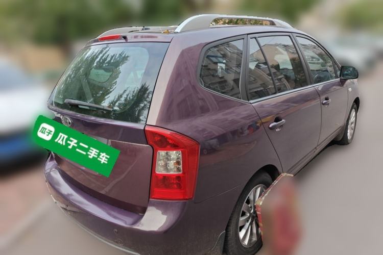 Used Kia Carens 2011 2.0L 7-Seater Automatic Standard Edition
