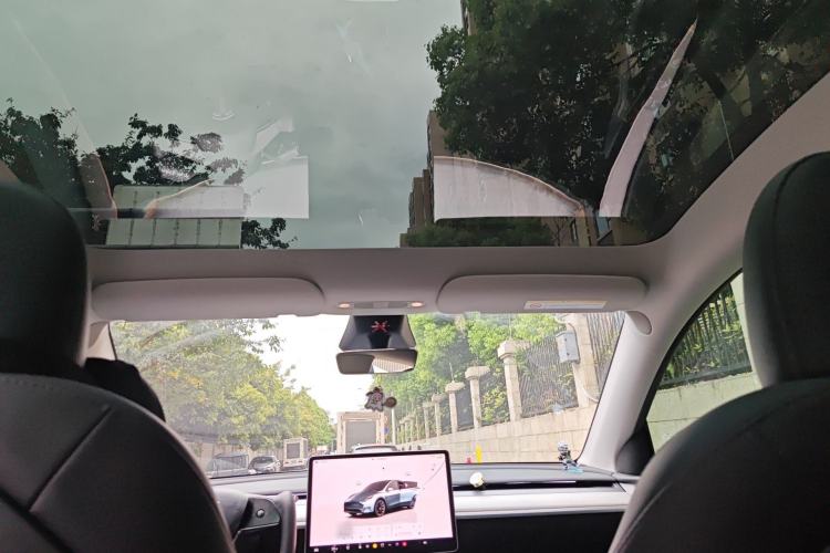 Used Tesla Model Y 2024 Rear-Wheel-Drive Version Headliner