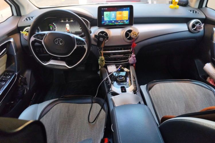 Used BAIC Beijing EU5 2018 R550 Smart Trend Edition Center Console