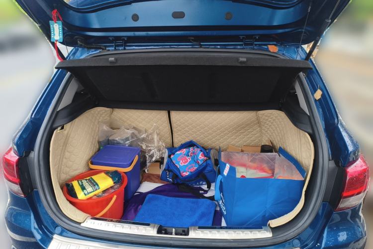 Used Kia KX Cross 2017 1.4L AT GLS Trunk