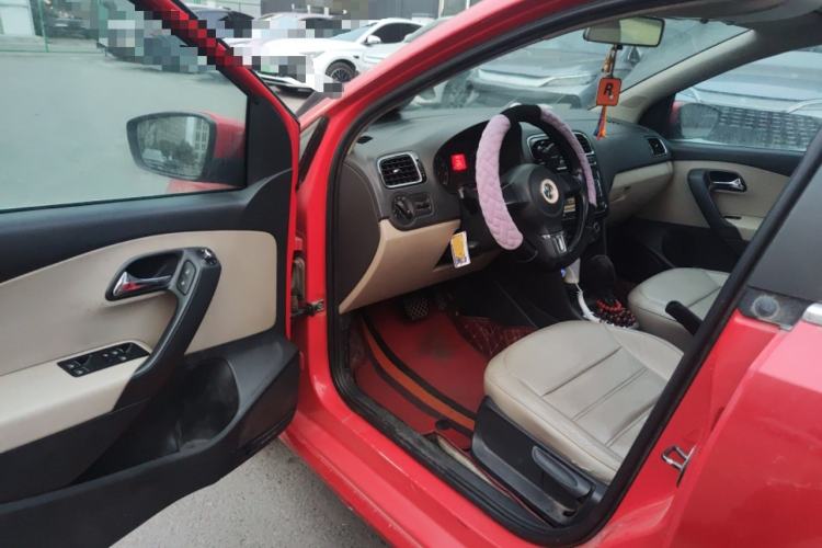 Used Volkswagen Polo 2011 1.4L Automatic ZhiCool Edition Driver Seat