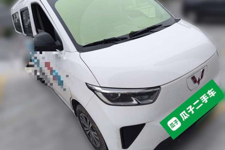 Used Wuling Yangguang 2024 300KM Comfort Version Passenger Van 75kW