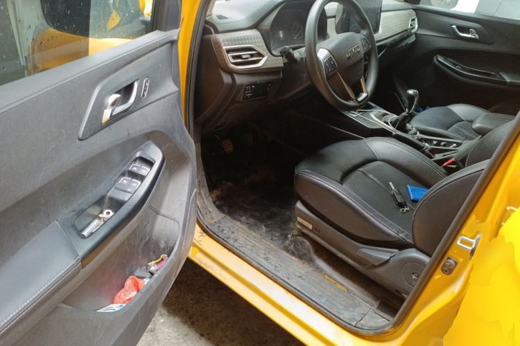 Used JMC Baodian 2020 2.5T Diesel Two-Wheel Drive Comfort Edition Standard Wheelbase JX4D25A6L Driver Seat