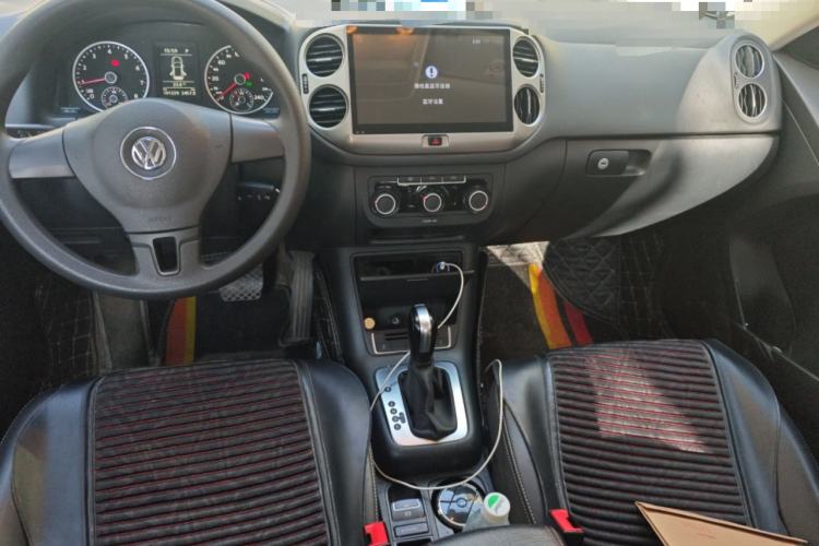 Used Volkswagen Tiguan 2016 300TSI Automatic Two-Wheel Drive Trend Edition Center Console