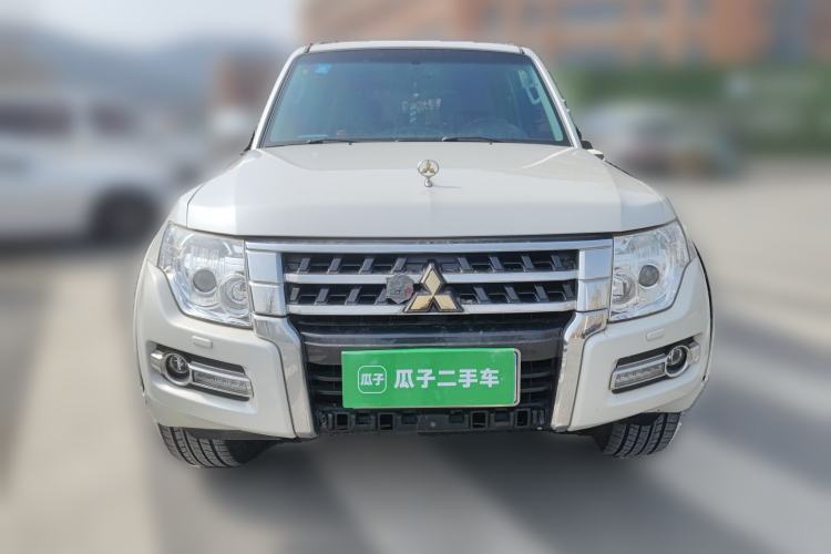 Used Mitsubishi Pajero 2019 V97 3.8L 5-Door GLS Sunroof Dual Differential – Middle East
