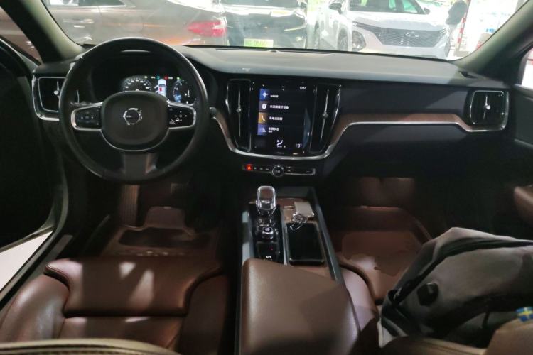 Used Volvo S60 2022 B4 Zhiyuan Luxury Edition