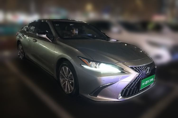 Used Lexus ES 2024 200 Premium Edition Front Right 45 Deg