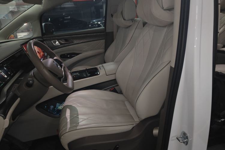 Used Denza D9 2022 DM-i 1040 Prestige Model Left Front Seat