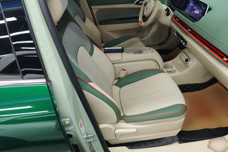 Used ORA Good Cat 2023 401 km Standard Range Luxury Version Lithium Iron Phosphate