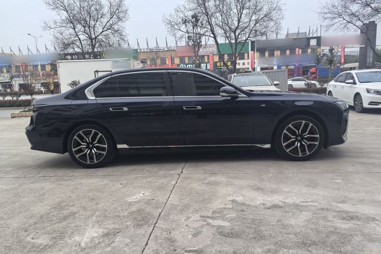 Used BMW 7 Series 2023 735Li M Sport Package Exterior 3