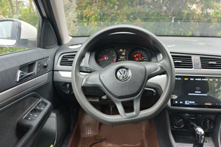 Used Volkswagen Gran Lavida 2015 1.6L Automatic Fashion Edition
