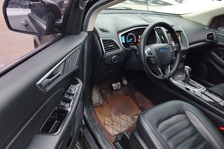 Used Ford Edge 2016 EcoBoost 245 Two-Wheel-Drive Titanium 7-Seater
