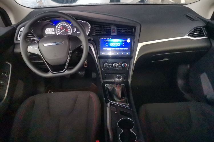 Used Venucia D60 2019 1.6L Entry Manual Fashion Edition
