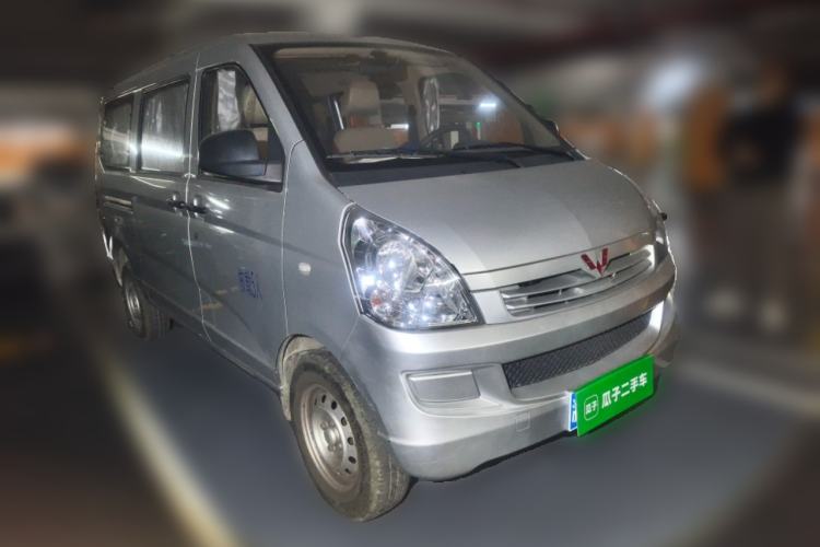 Used Wuling Rongguang S 2021 1.2L Base Model 5-Seater LSI Front Right 45 Deg