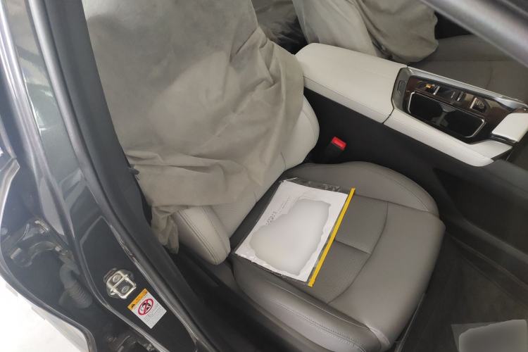 Used CHANGAN UNI-T 2023 Second-Generation 1.5T Prestige Model Right Front Seat