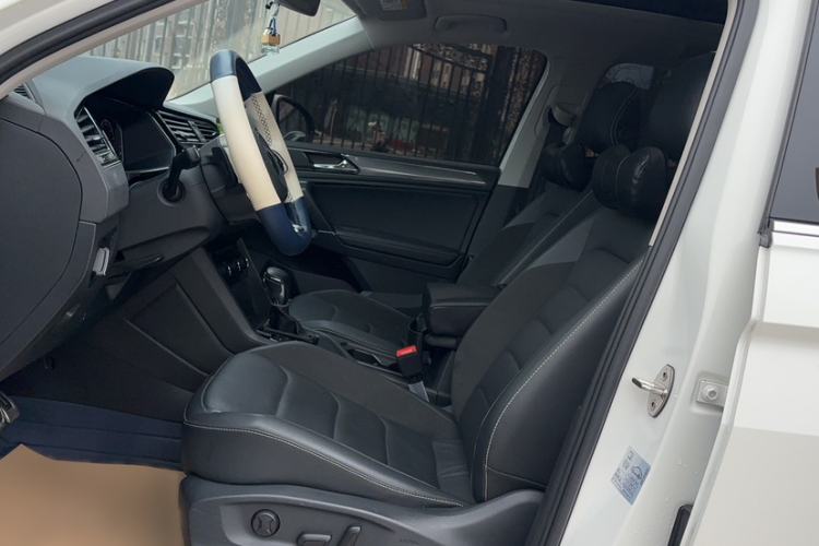 Used Volkswagen Tiguan L 2021 330TSI Automatic Two-Wheel Drive R-Line Enhanced Edition
