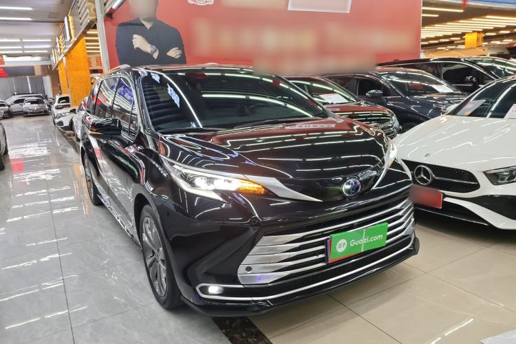 Used Toyota Sienna 2023 2.5L Hybrid Platinum Edition
