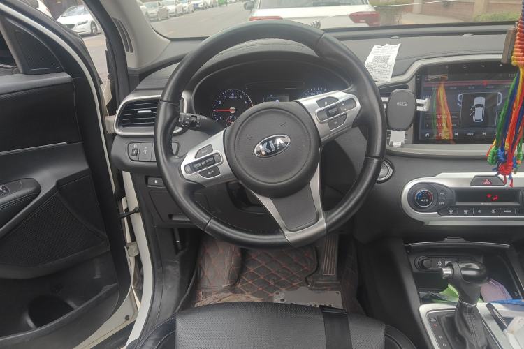 Used Kia Sorento 2016 Sorento L 2.4L Gasoline 4WD Custom Edition 7 Seats Emission Standard China V
