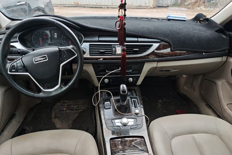 Used Zotye Z700 2016 1.8T Manual Luxury Model Center Console
