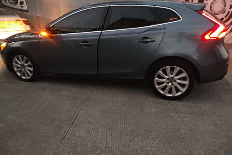 Used Volvo V40 2014 2.0T Zhiya Edition