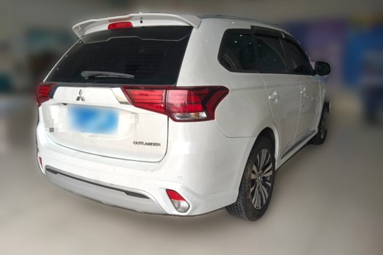 Used Mitsubishi Outlander 2021 Revised Version 2.0L Two-Wheel Drive Enjoyment Edition 5 Seats Rear Right 45 Deg