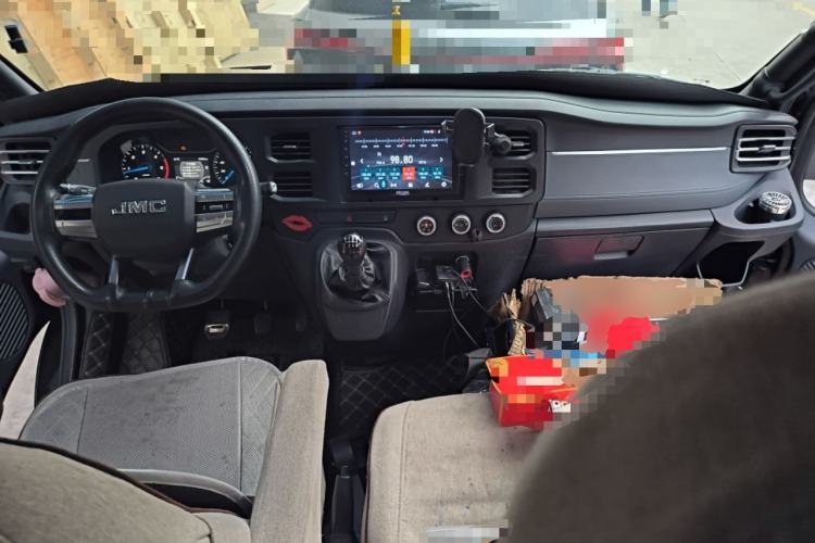 Used JMC Fushun 2022 2.0T Manual Multi-Function Passenger Vehicle Short Wheelbase Low Roof 6-Seater
