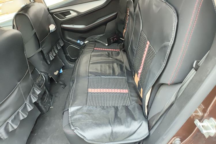 Used Baojun 560 2015 1.8L manual Comfort trim level