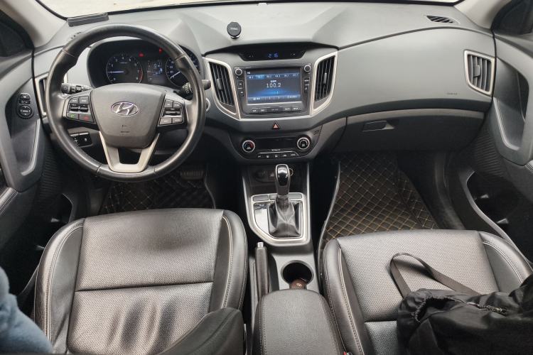 Used Hyundai ix25 2015 1.6L Automatic Two-Wheel-Drive Deluxe DLX Model
