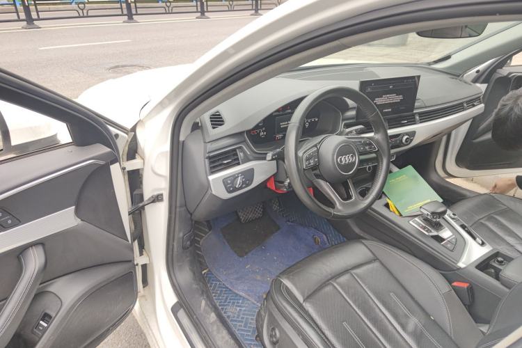 Used Audi A4L 2020 40 TFSI Fashionable and Elegant Model
