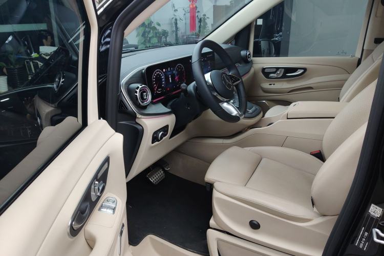 Used Mercedes-Benz V-Class 2024 V 300 L Long Wheelbase Prestige Edition Driver Seat