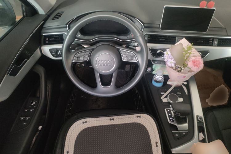 Used Audi A4L 2018 30th Anniversary Edition 40 TFSI Fashion Model
